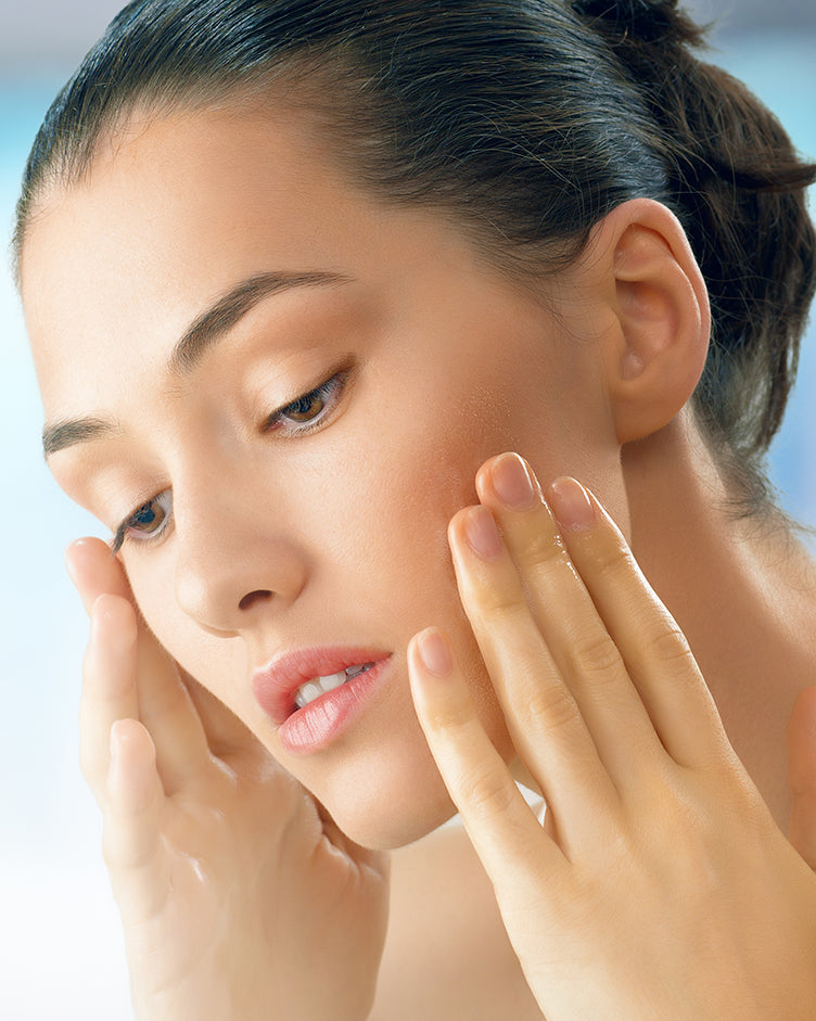 Truly Clean White Rose Cleanser Model